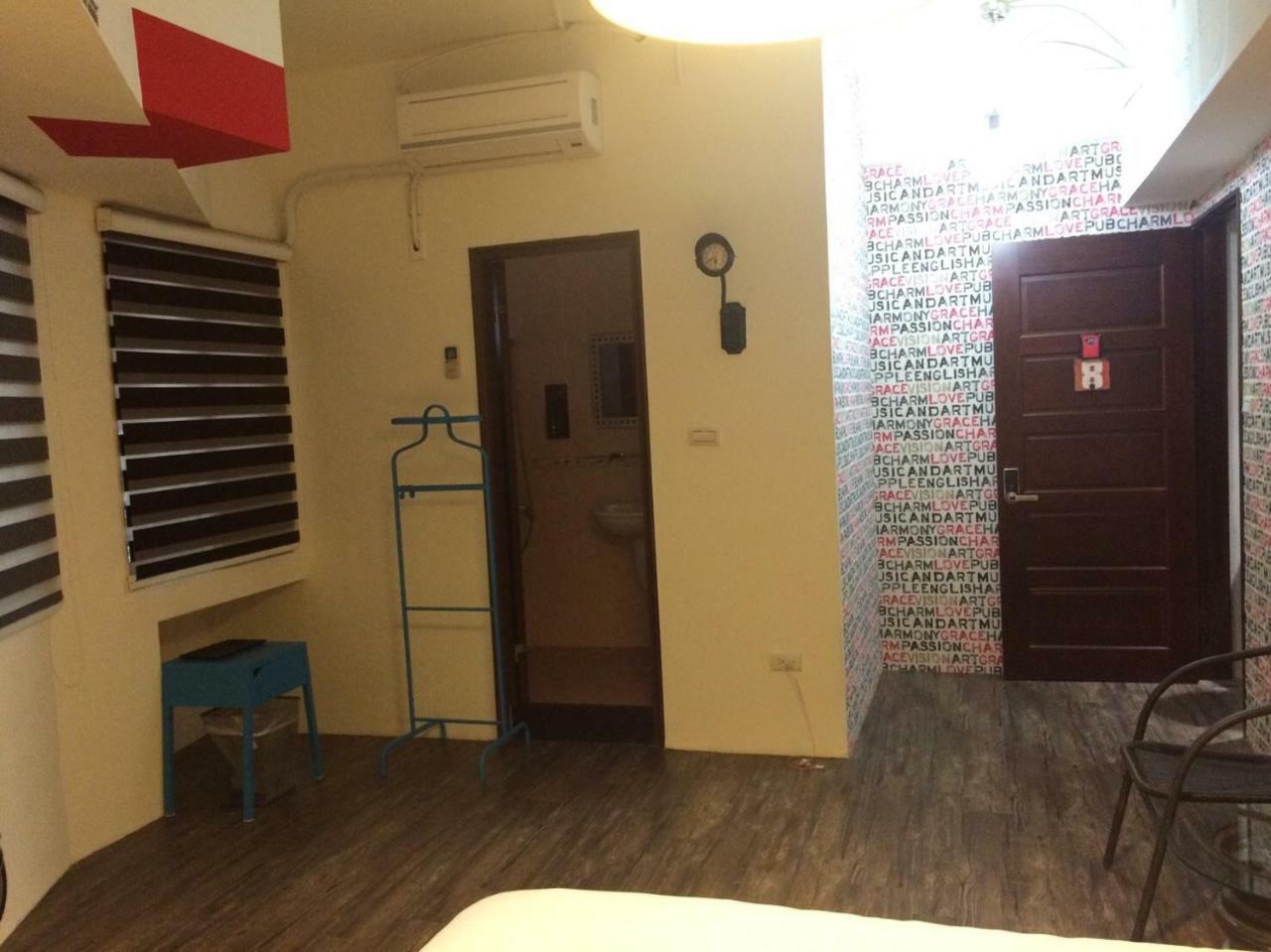 Appartement Traveler Station R15 à Kaohsiung Extérieur photo