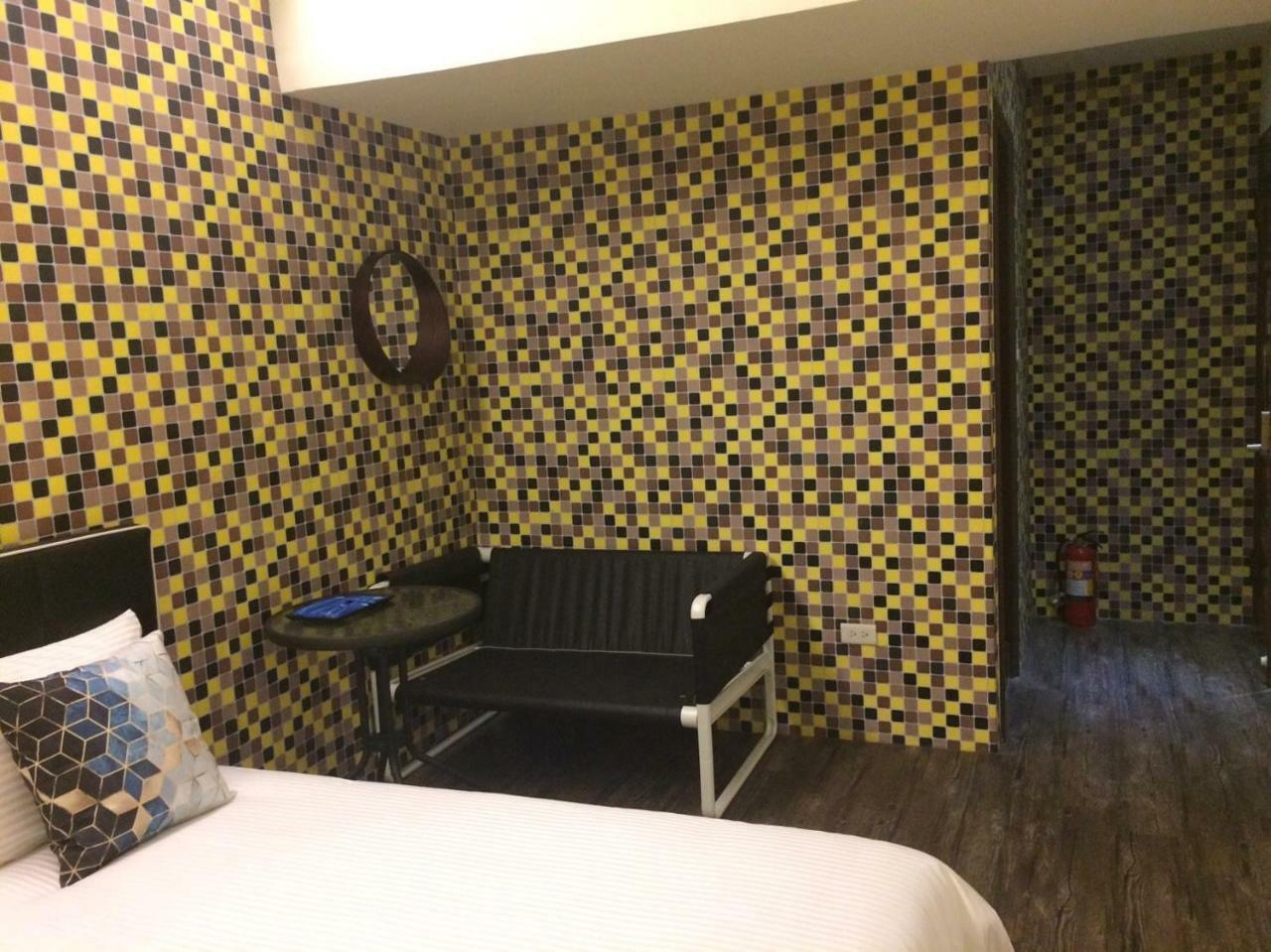 Appartement Traveler Station R15 à Kaohsiung Extérieur photo