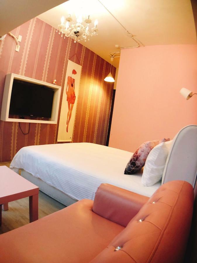 Appartement Traveler Station R15 à Kaohsiung Extérieur photo