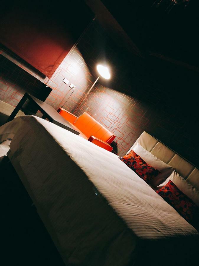 Appartement Traveler Station R15 à Kaohsiung Extérieur photo
